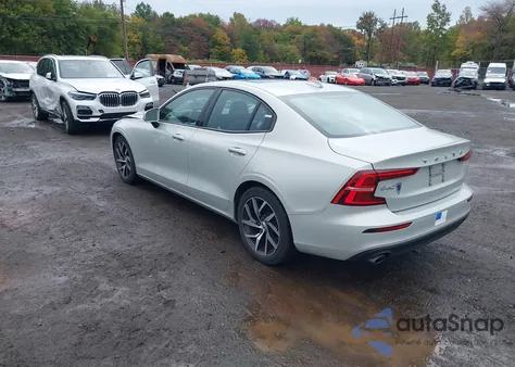 2020 Volvo S60 T5 Momentum z USA, uszkodzony, nr VIN 7JR102FKXLG043525